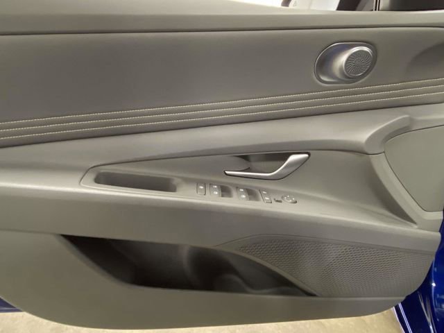 Used 2025 Hyundai Elantra Sport image 13