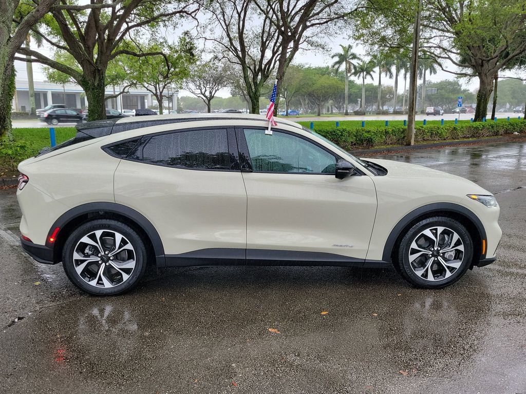Used 2025 Ford Mustang Mach-E Select image 6