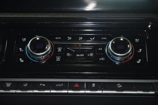 Used 2024 GMC Sierra 2500 AT4 w/ AT4 Preferred Package image 37