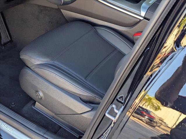Used 2026 Mercedes-Benz GLC 300 image 4