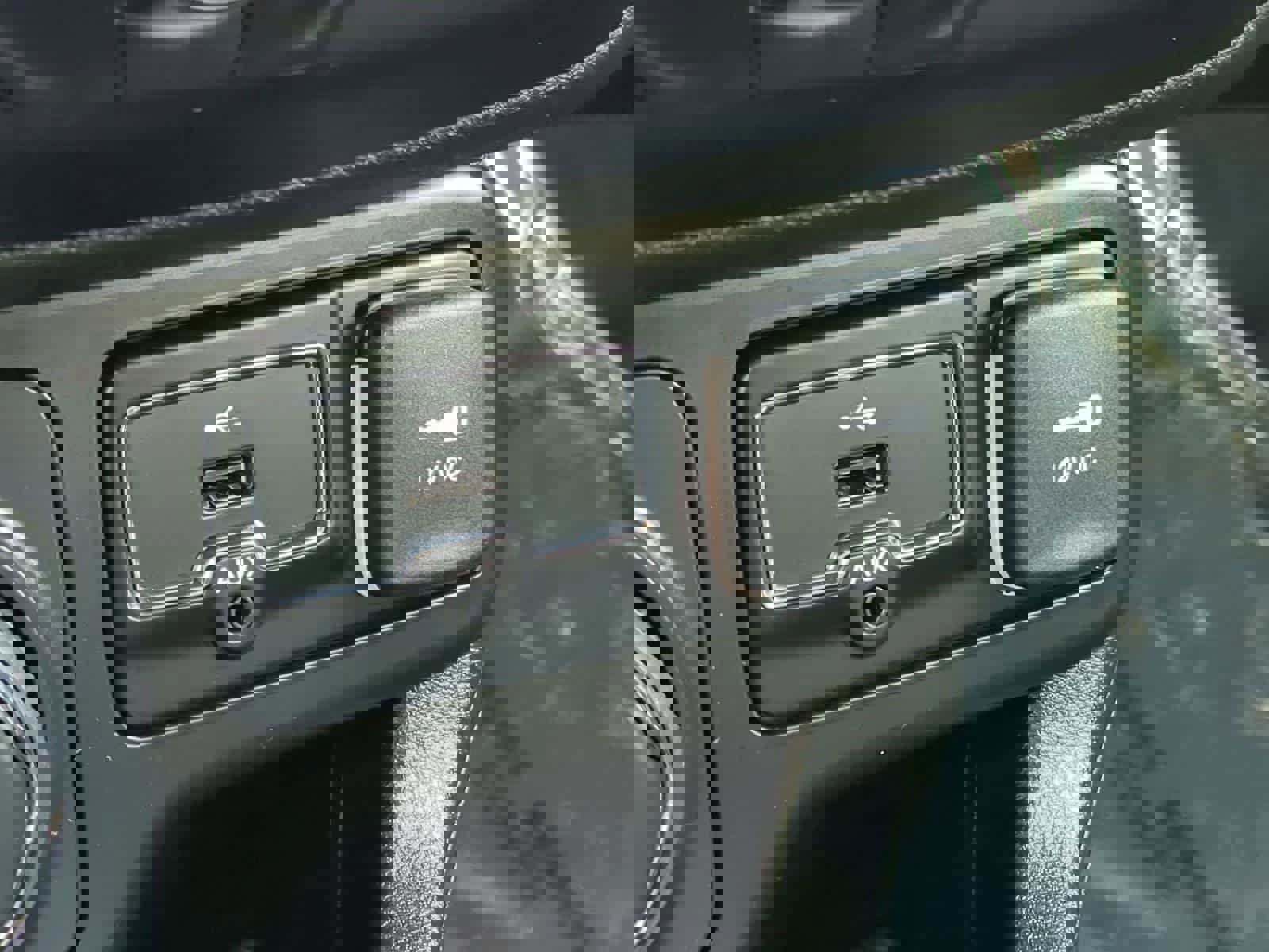 Certified 2021 Jeep Renegade Limited image 37