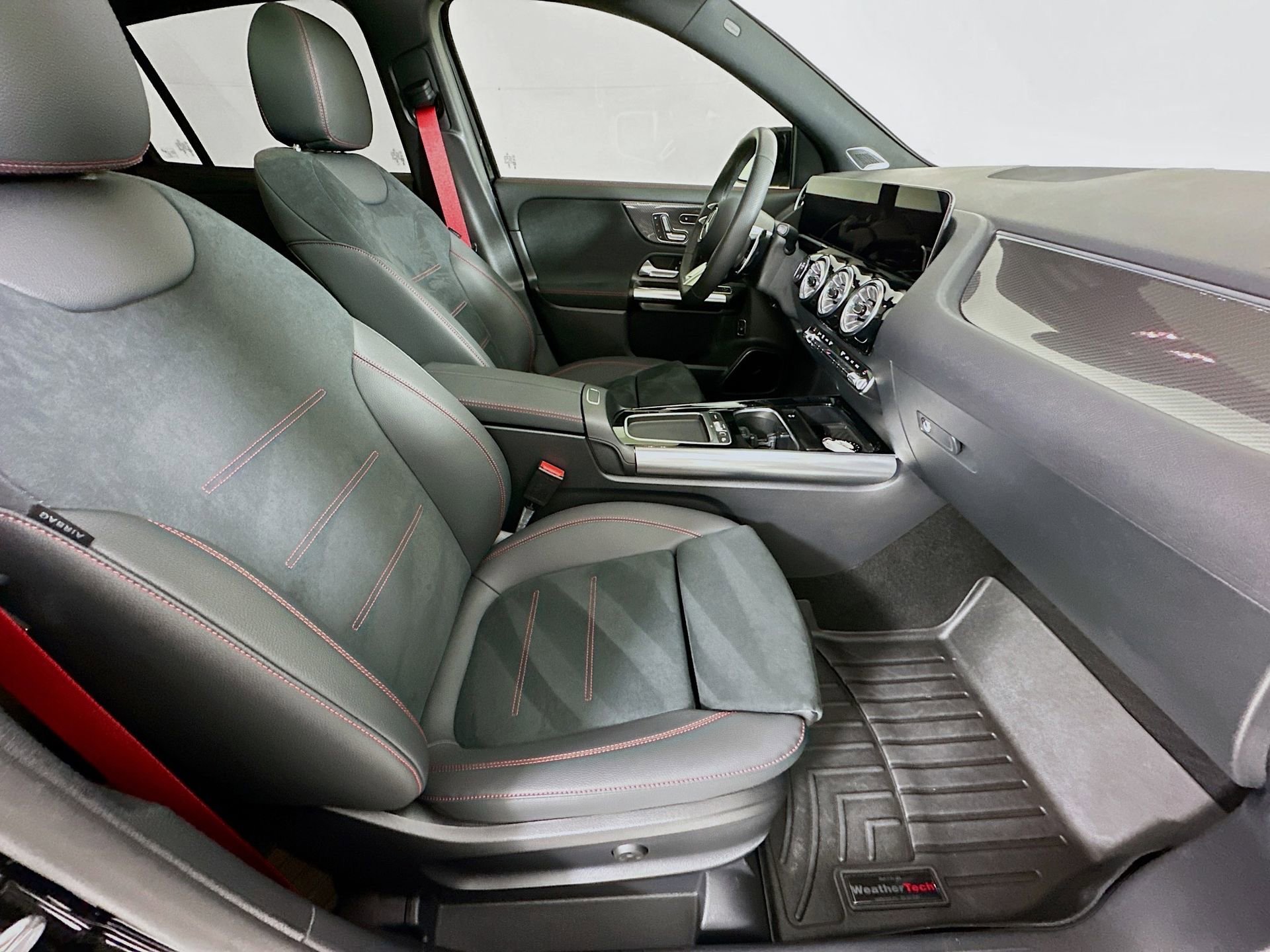 Certified 2026 Mercedes-Benz GLA 35 AMG 4MATIC image 29