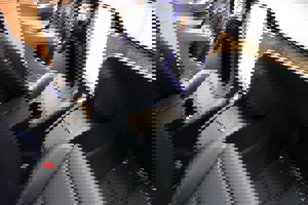 Used 2020 Tesla Model X image 24