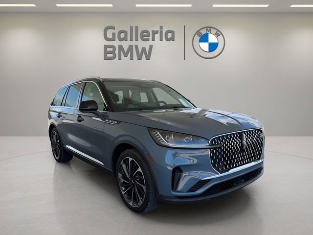 Used 2025 Lincoln Aviator Reserve w/ Luxury Package RWD image 4