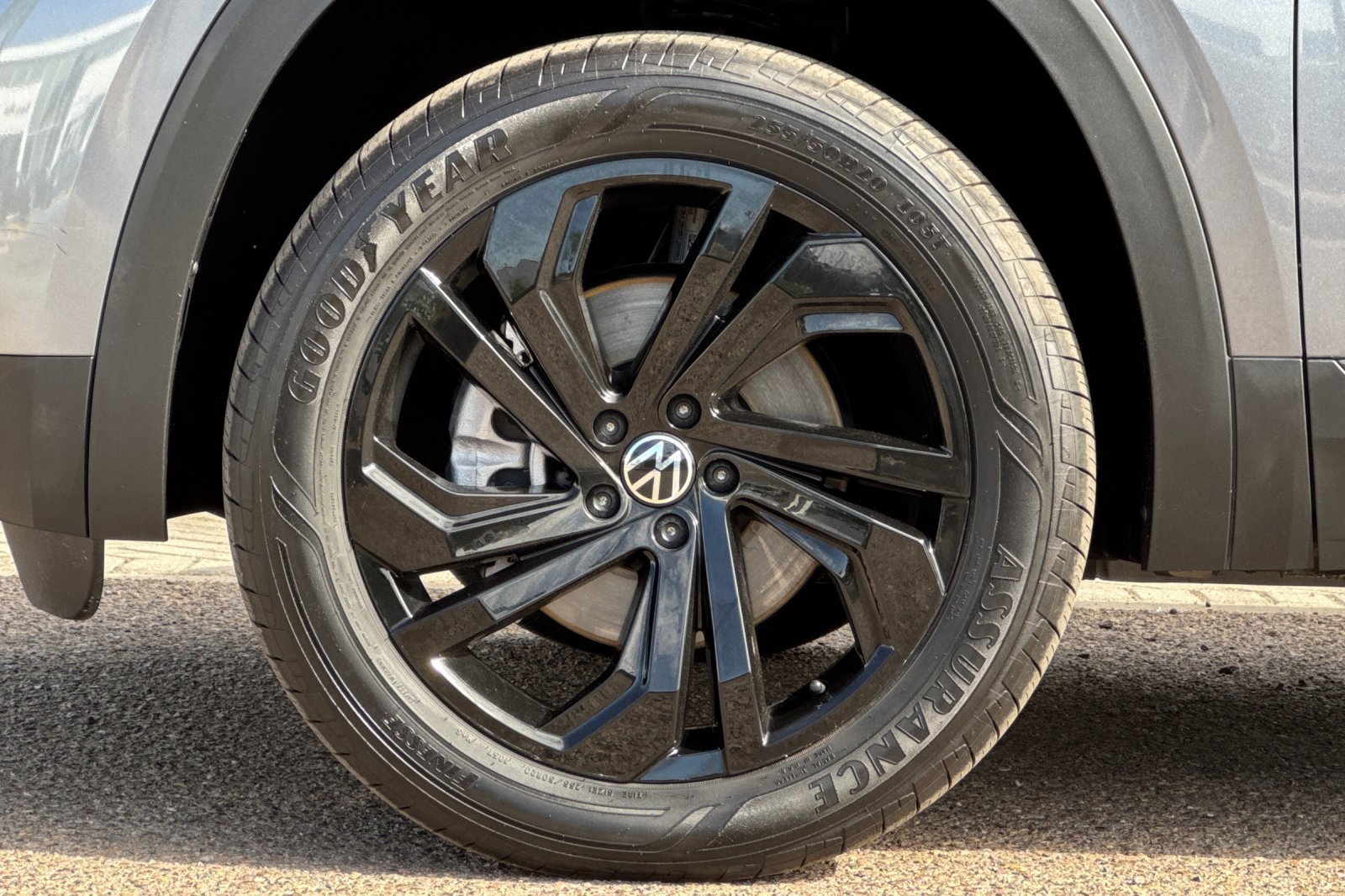 Used 2023 Volkswagen Atlas SE w/ Panoramic Sunroof Package image 26