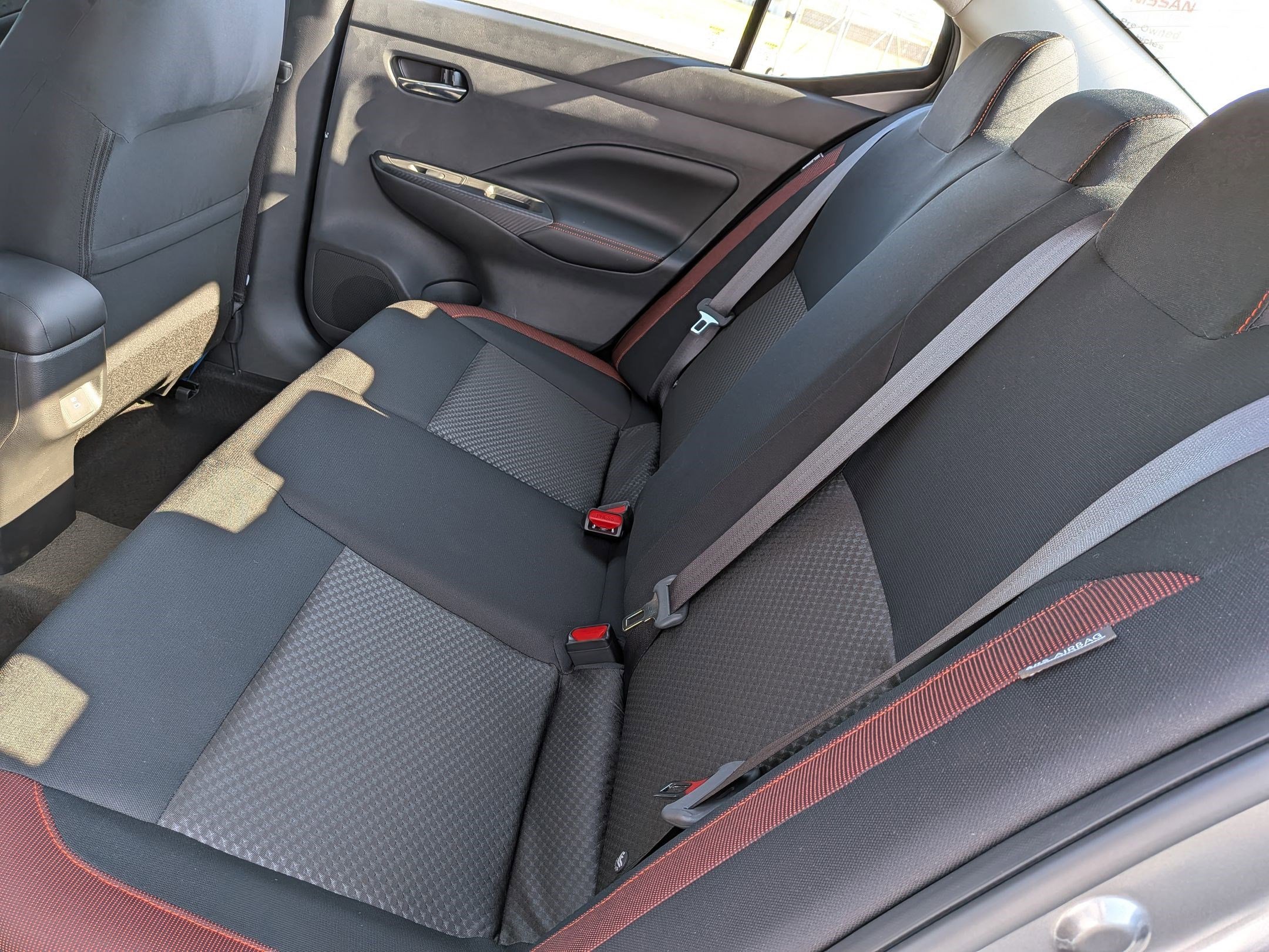 New 2025 Nissan Versa SR w/ Trunk Package FWD image 27
