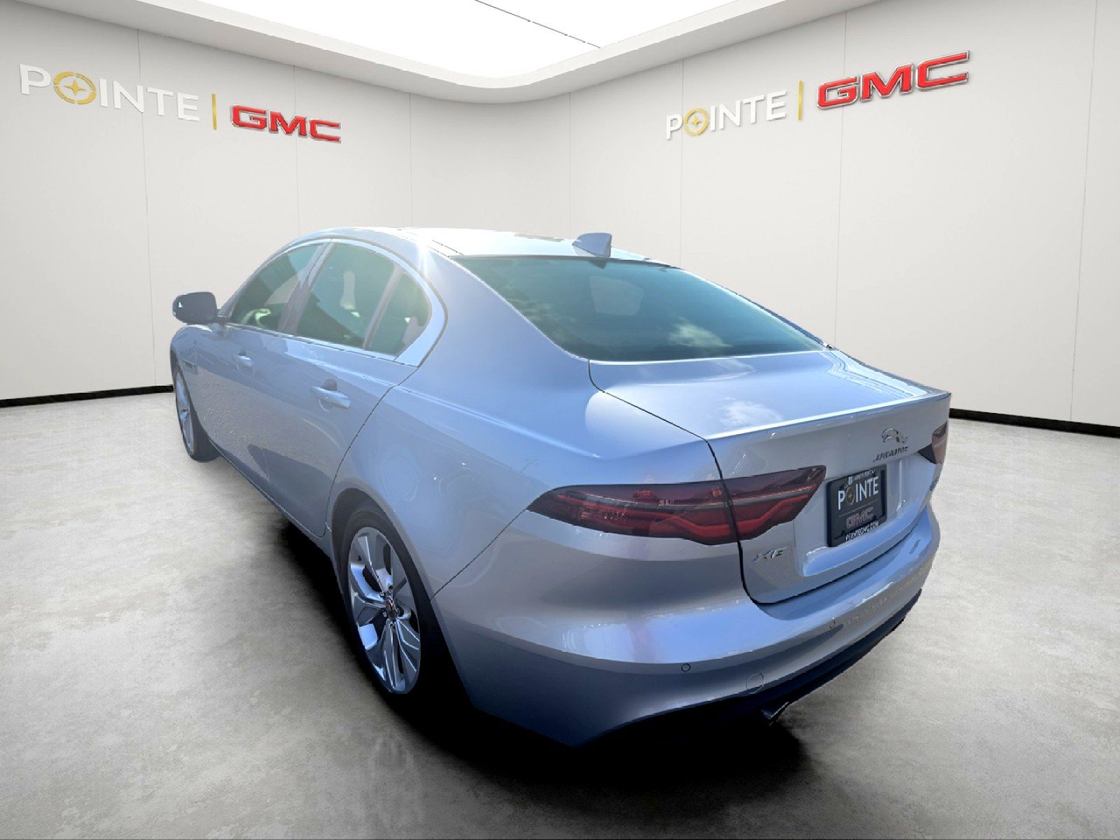 Used 2020 Jaguar XE S image 26