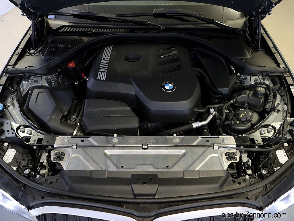 Used 2025 BMW 330i xDrive Sedan w/ M Sport Package image 35