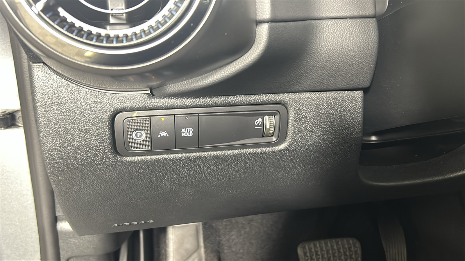 Used 2026 Chevrolet Equinox EV LT FWD image 23