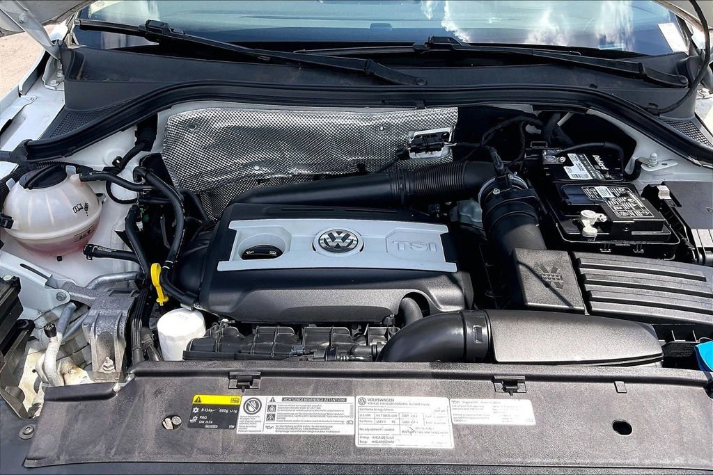 Used 2017 Volkswagen Tiguan SEL FWD image 32