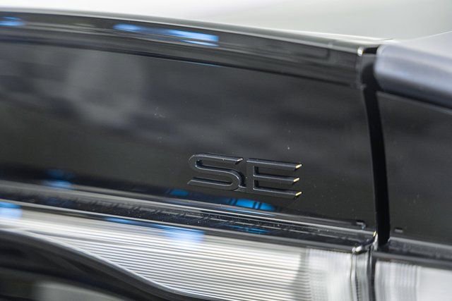 New 2026 Toyota Prius Plug-In Hybrid FWD image 10