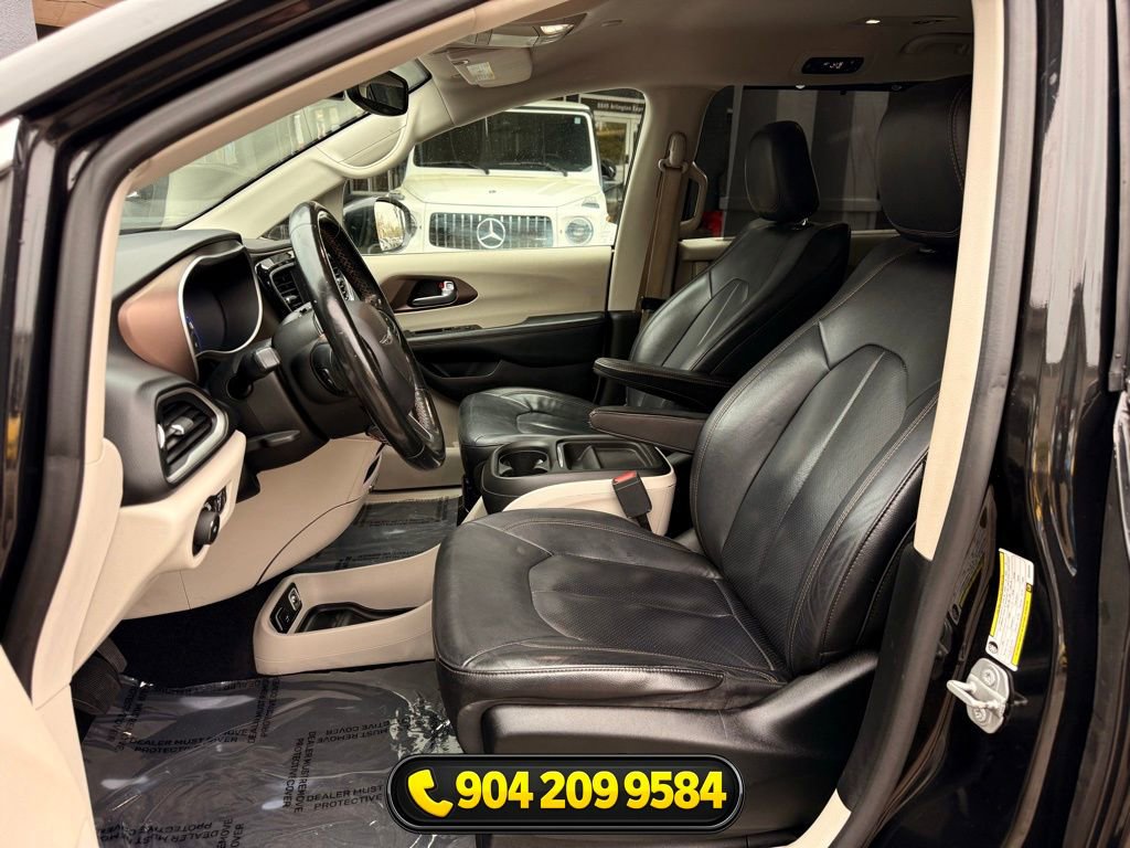 Used 2019 Chrysler Pacifica Touring-L image 20