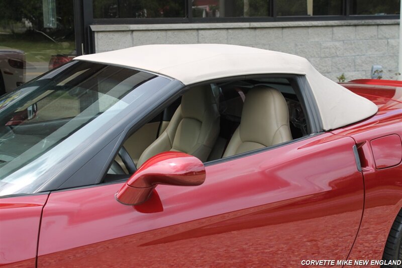 Used 2007 Chevrolet Corvette Convertible w/ Preferred Equipment Group RWD image 12
