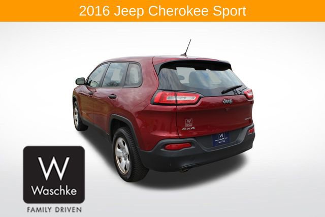 Used 2016 Jeep Cherokee Sport w/ Cold Weather Group image 5