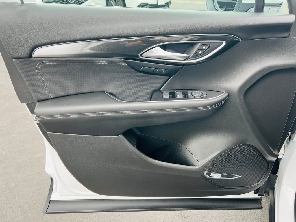 Used 2025 Buick Envision Preferred image 12