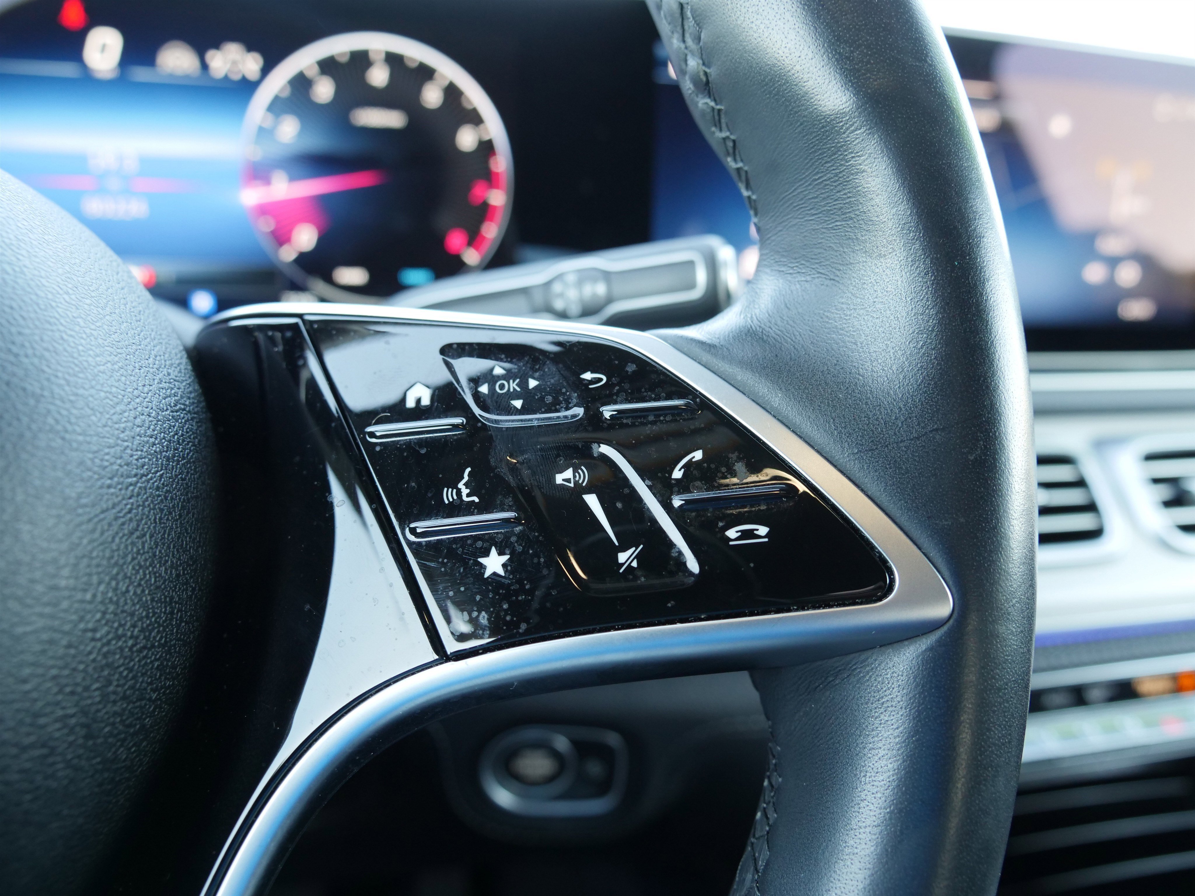 Used 2024 Mercedes-Benz GLE 350 4MATIC image 23