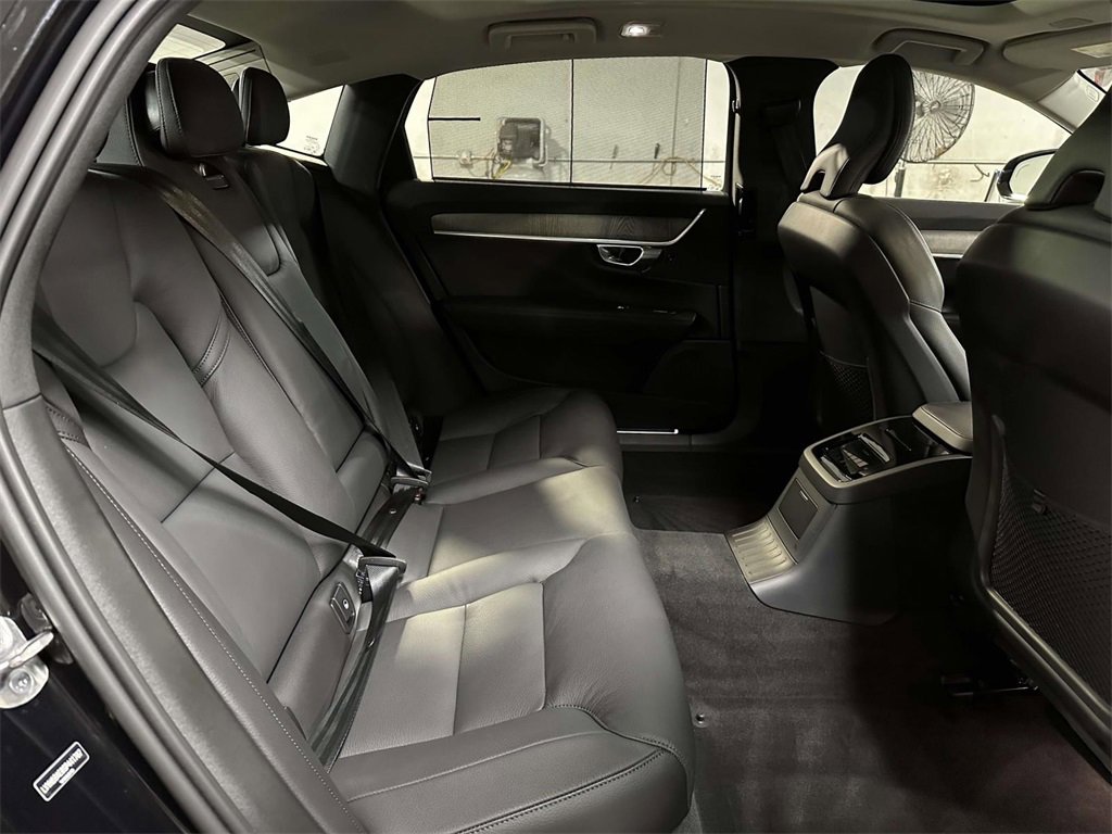 Used 2025 Volvo S90 T8 Plus image 16