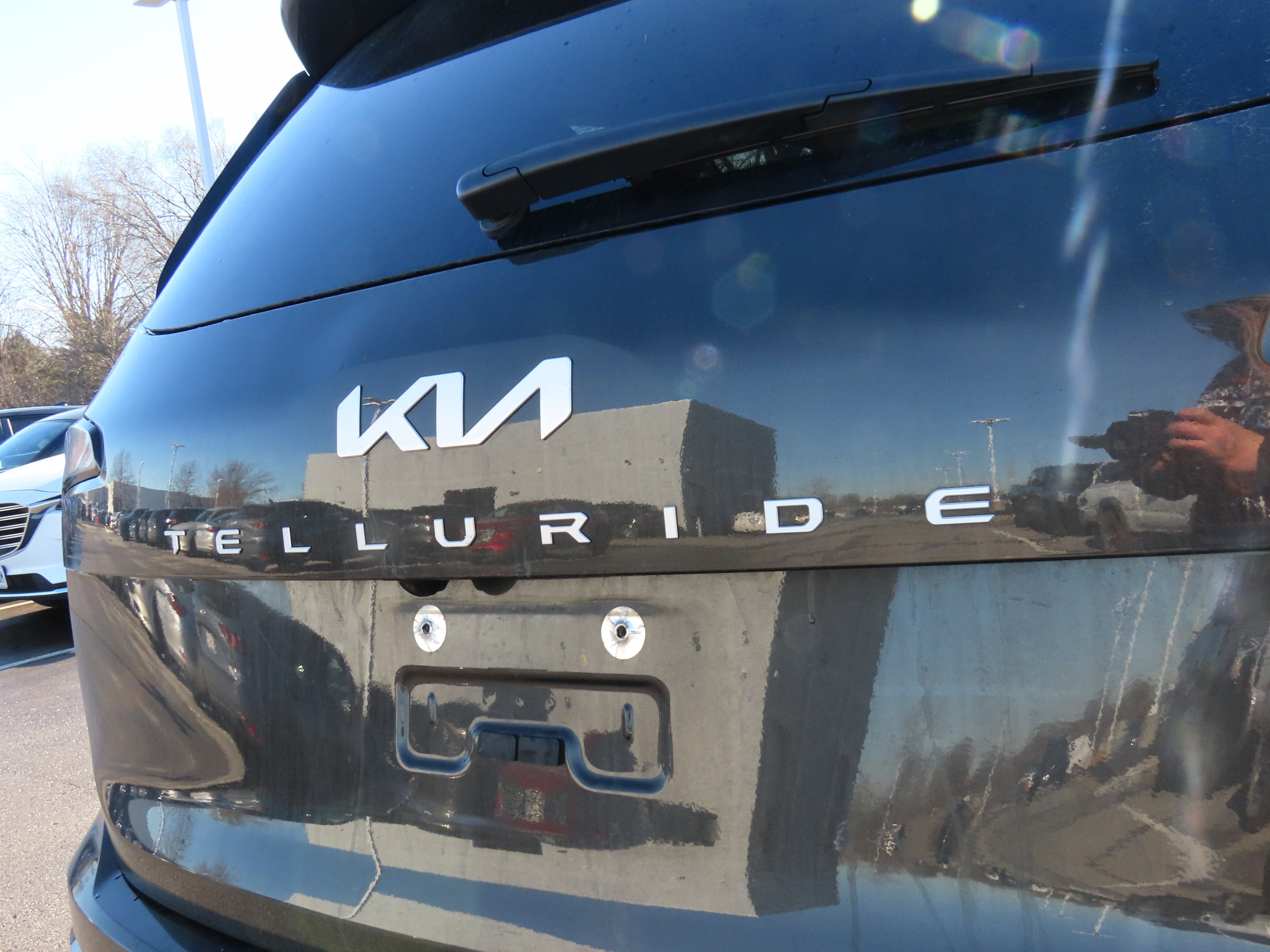 Used 2023 Kia Telluride EX w/ EX Captain's Chair Package image 16