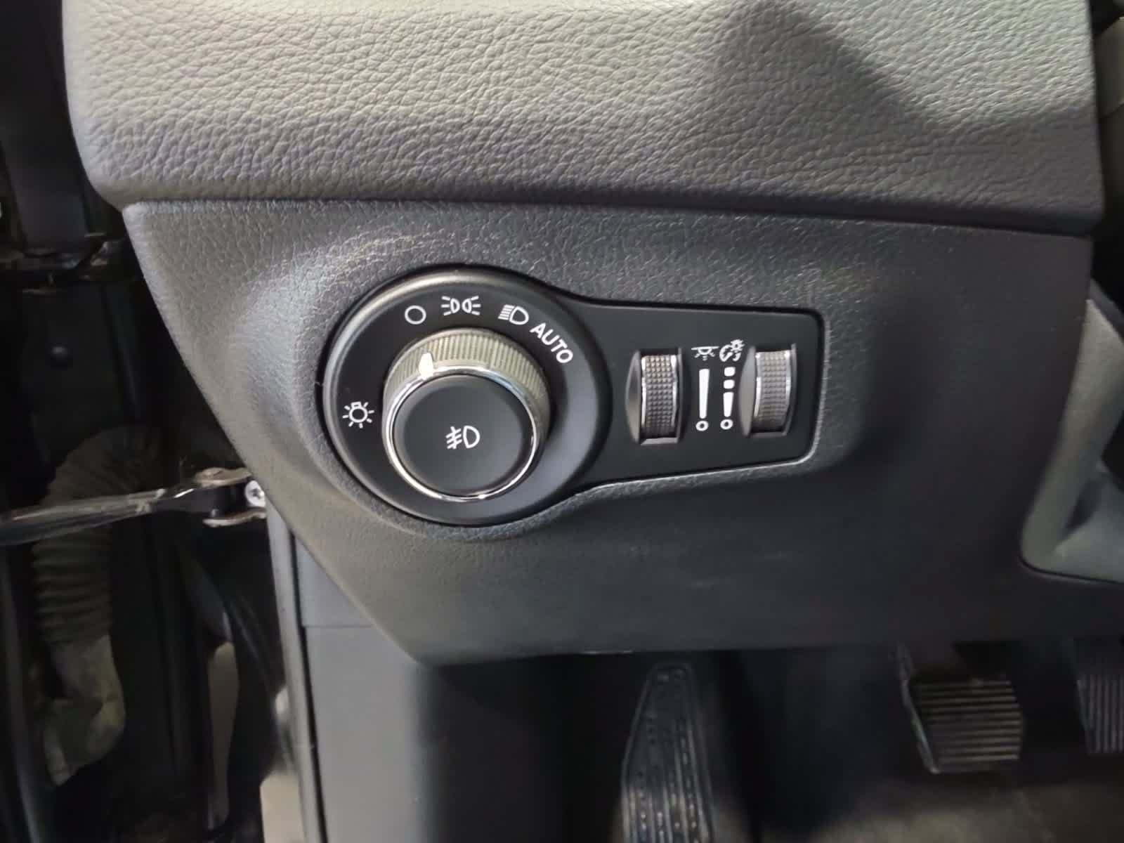 Used 2018 Jeep Compass Limited AWD/4WD image 19