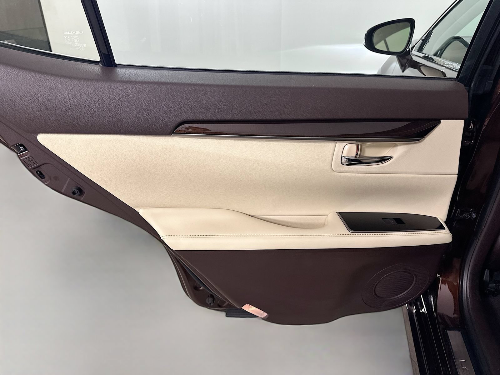 Used 2018 Lexus ES 350 w/ Luxury Package w/Wood Trim FWD image 35