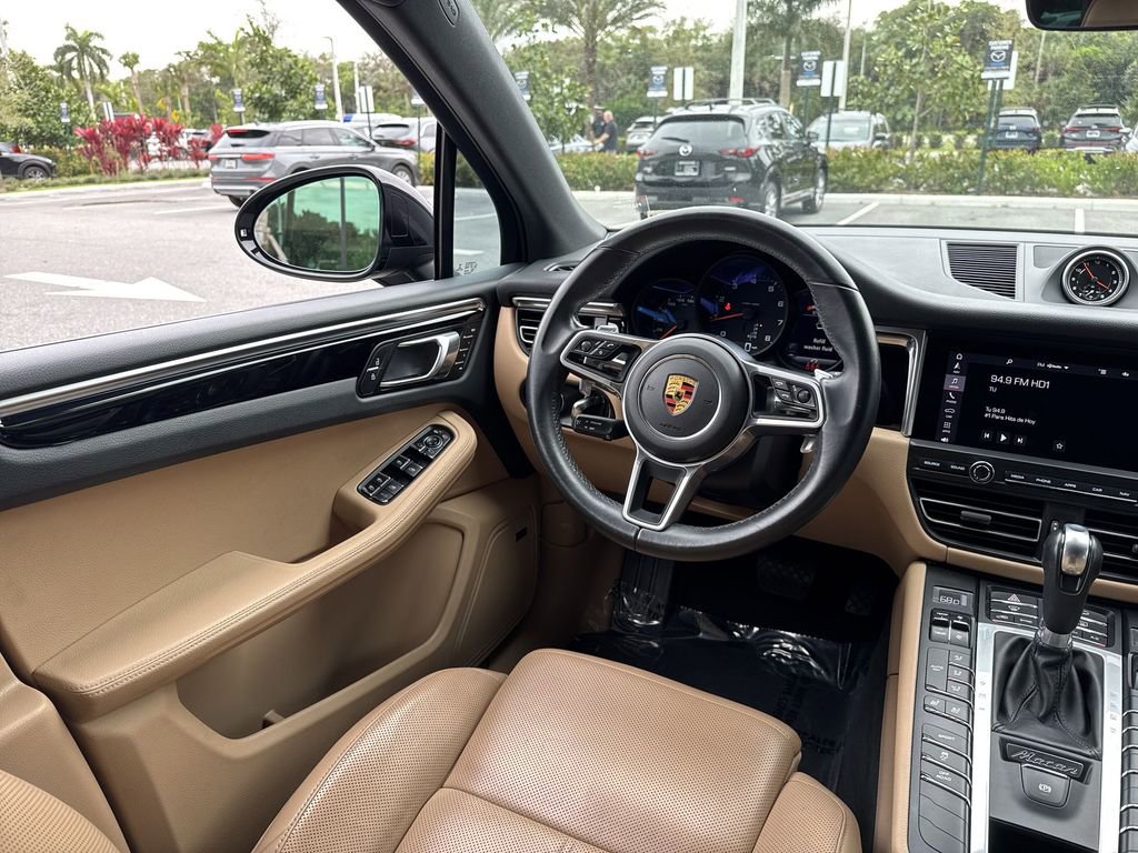 Used 2021 Porsche Macan image 22