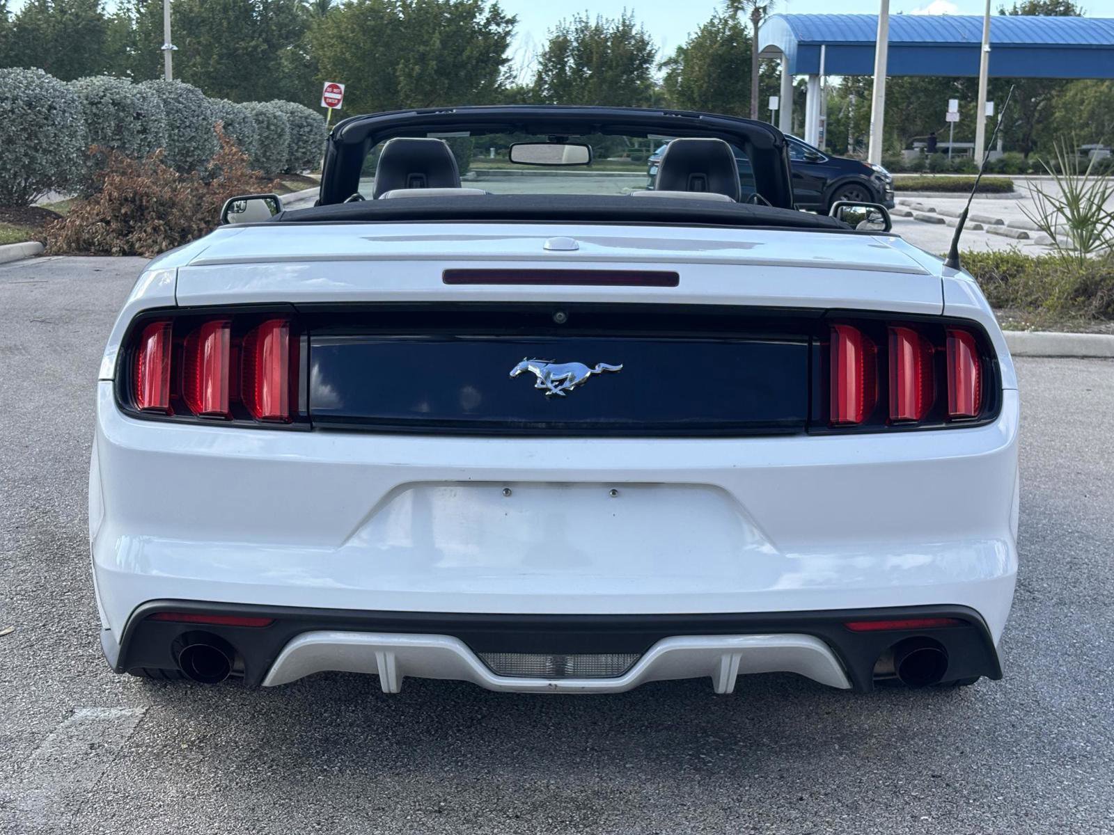 Used 2016 Ford Mustang Premium image 7