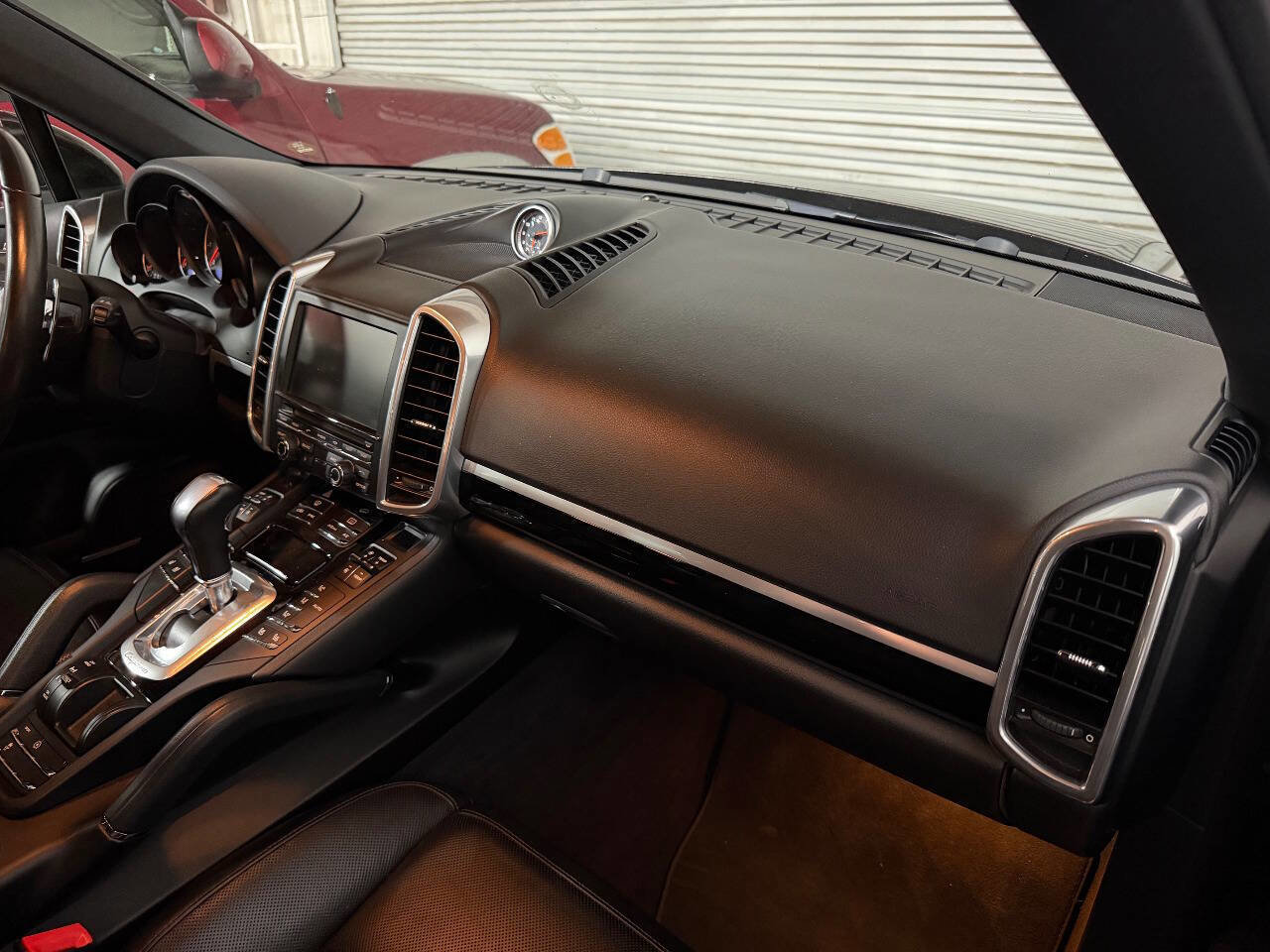 Used 2016 Porsche Cayenne image 19