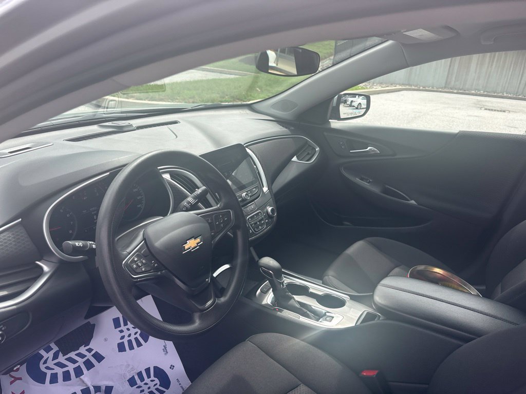 Used 2024 Chevrolet Malibu LT FWD image 31