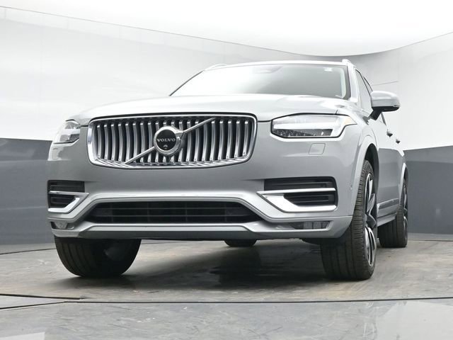 Used 2025 Volvo XC90 B6 Plus image 11