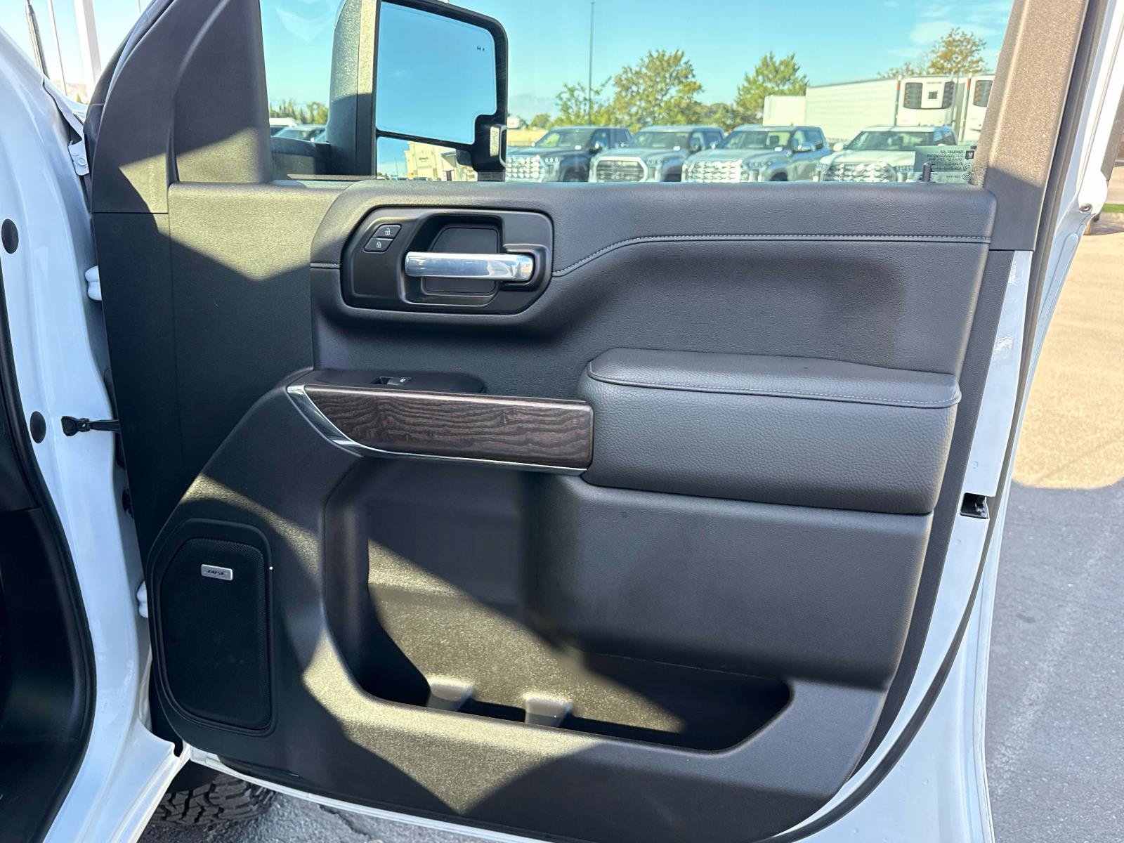 Used 2022 GMC Sierra 3500 Denali AWD/4WD image 21