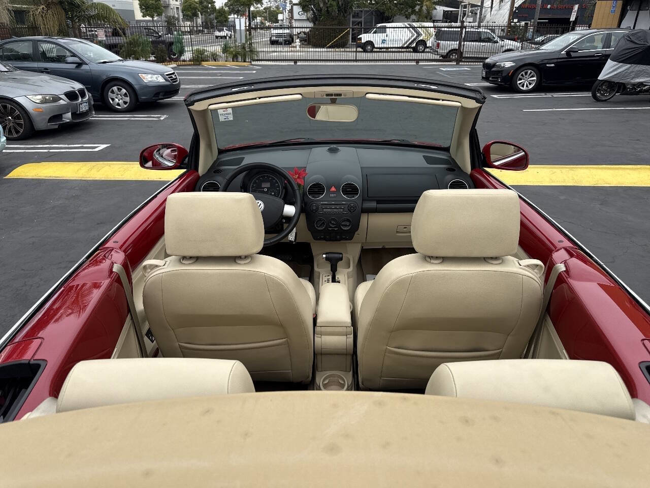 Used 2008 Volkswagen Beetle SE FWD image 13