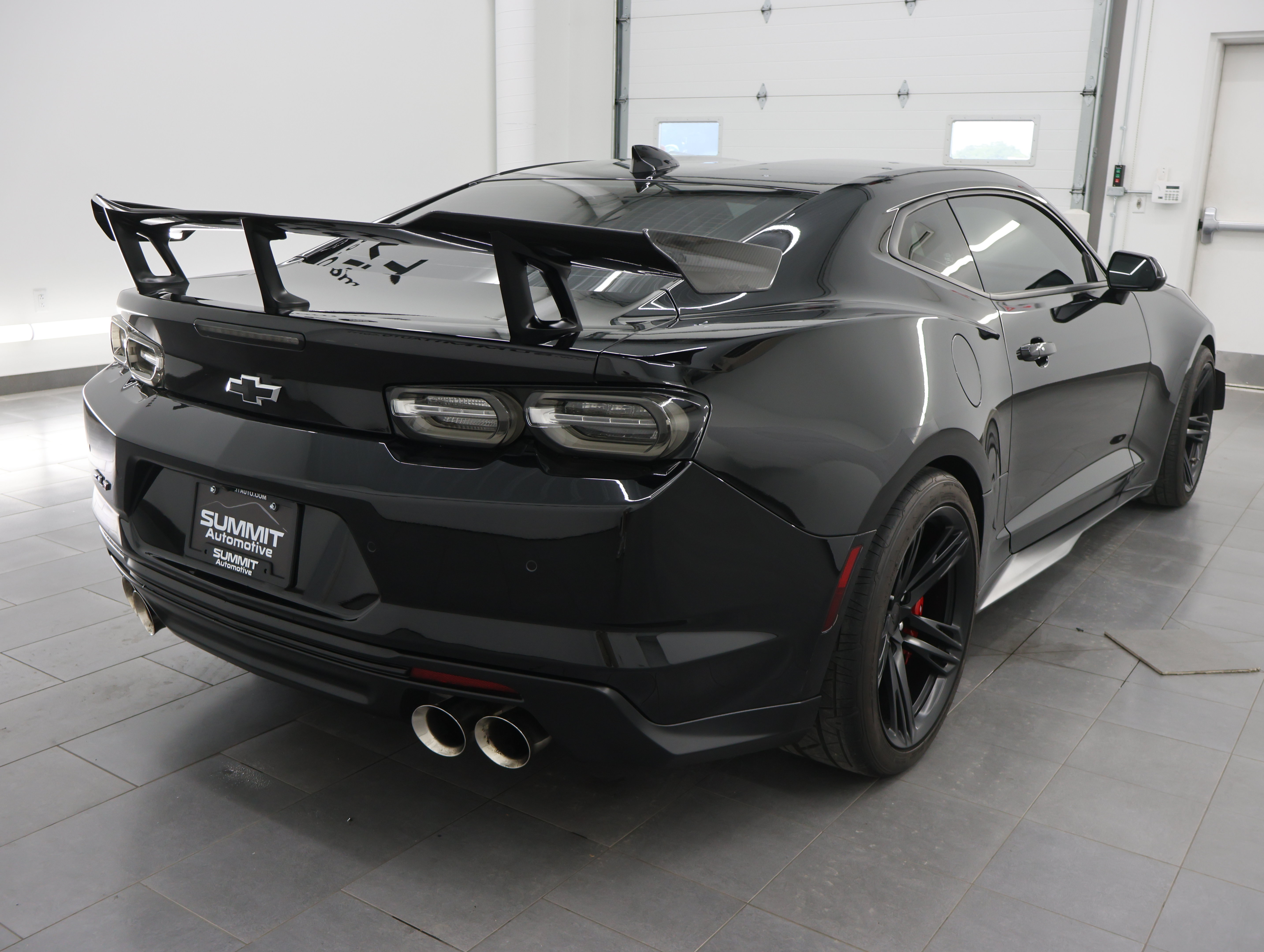 Used 2019 Chevrolet Camaro ZL1 RWD image 5