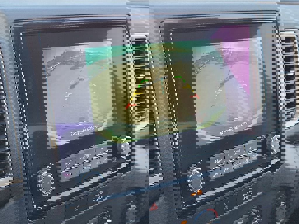 Used 2022 Nissan Frontier SV image 25