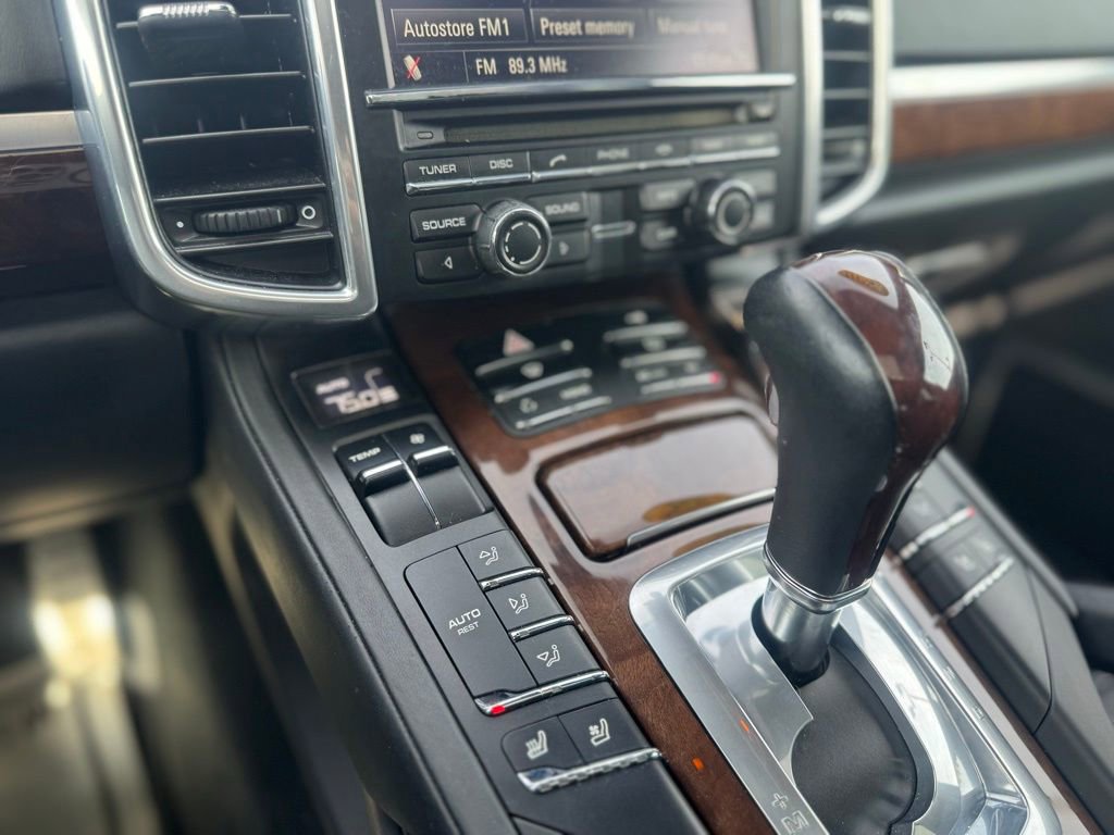 Used 2011 Porsche Cayenne Turbo AWD/4WD image 37