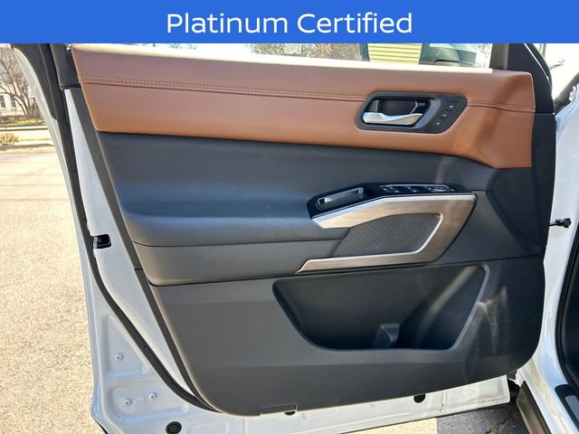 Certified 2025 Nissan Pathfinder Platinum AWD/4WD image 9
