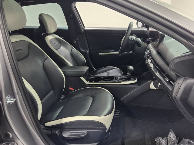 Used 2025 Kia K4 GT-Line w/ GT-Line Premium Package FWD image 15
