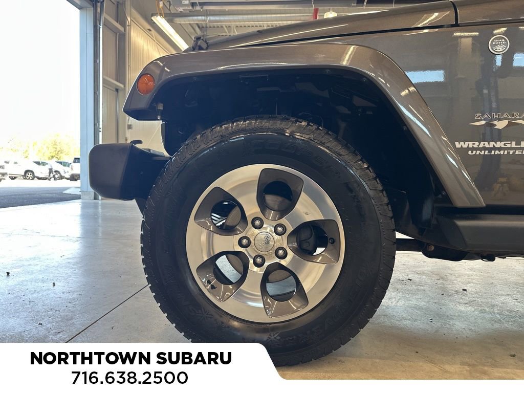 Used 2016 Jeep Wrangler Unlimited Sahara w/ Connectivity Group AWD/4WD image 25