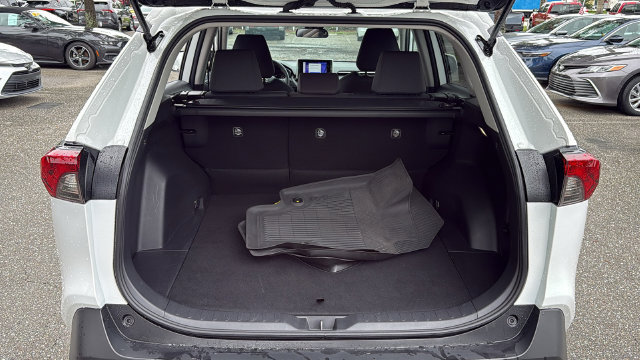 Used 2025 Toyota RAV4 XLE AWD/4WD image 9