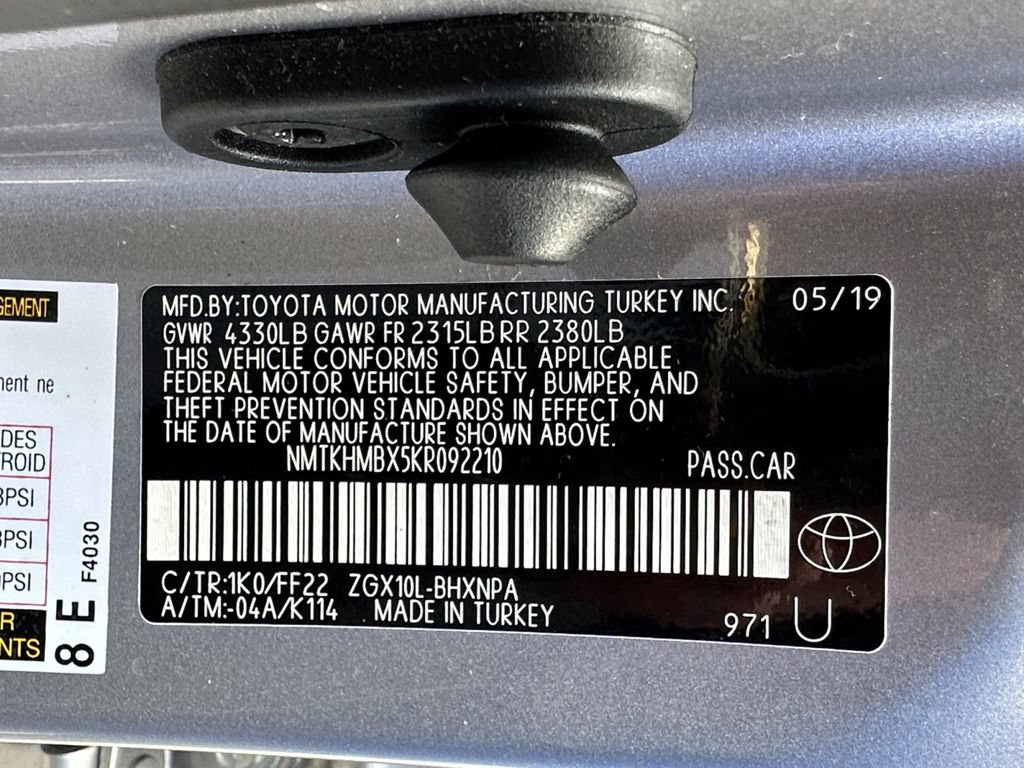 Used 2019 Toyota C-HR XLE FWD image 16