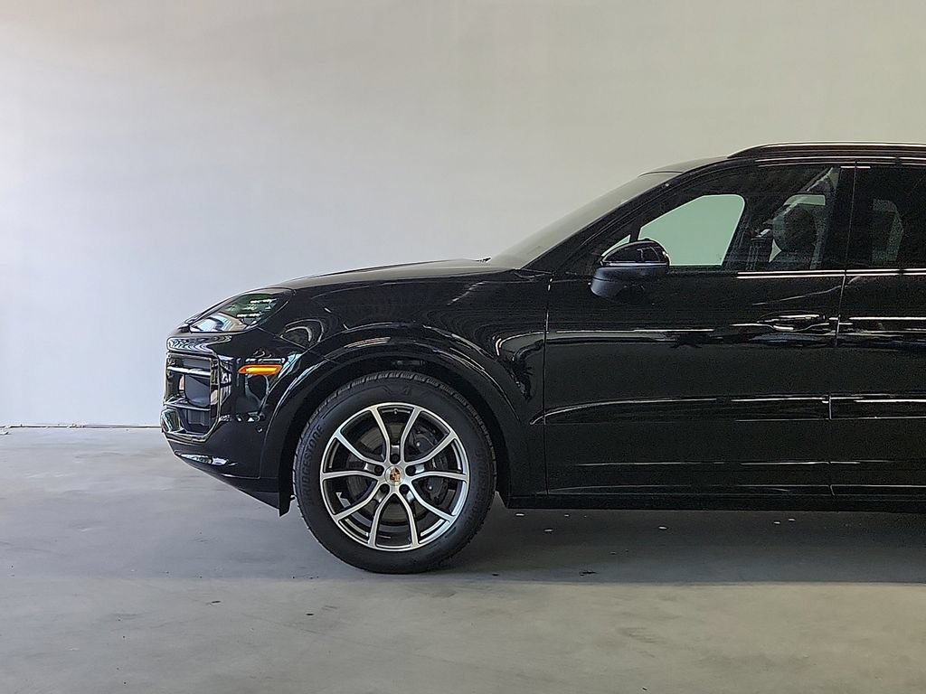 Certified 2026 Porsche Cayenne AWD/4WD image 6