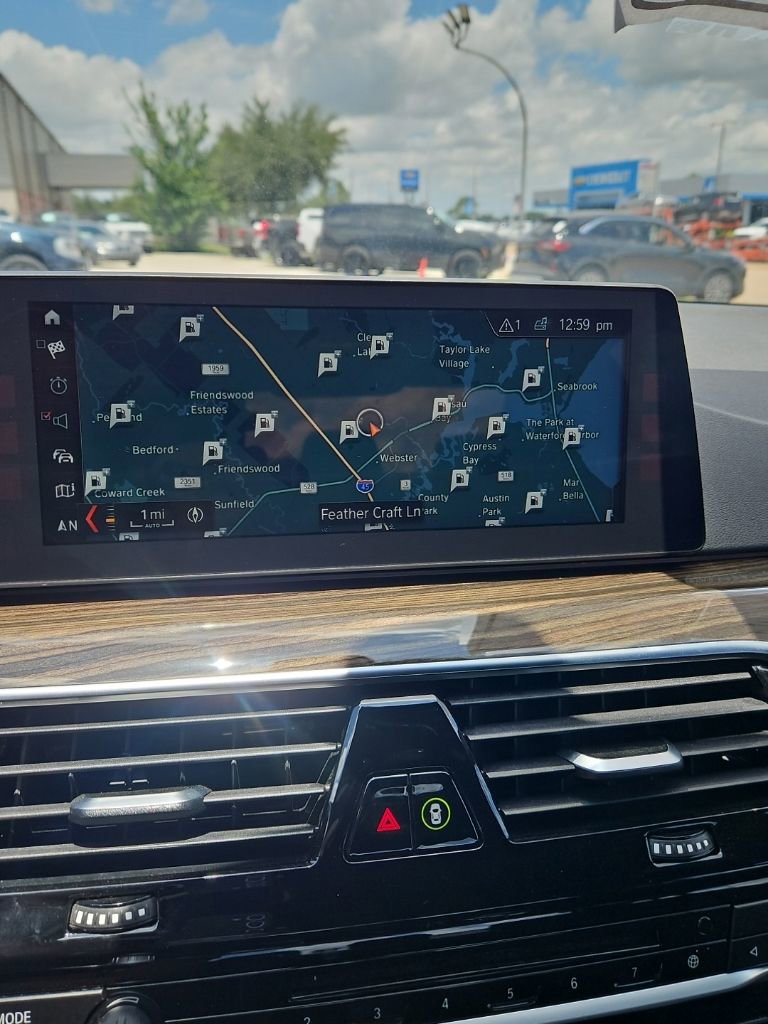 Used 2018 BMW 530i w/ M Sport Package RWD image 16