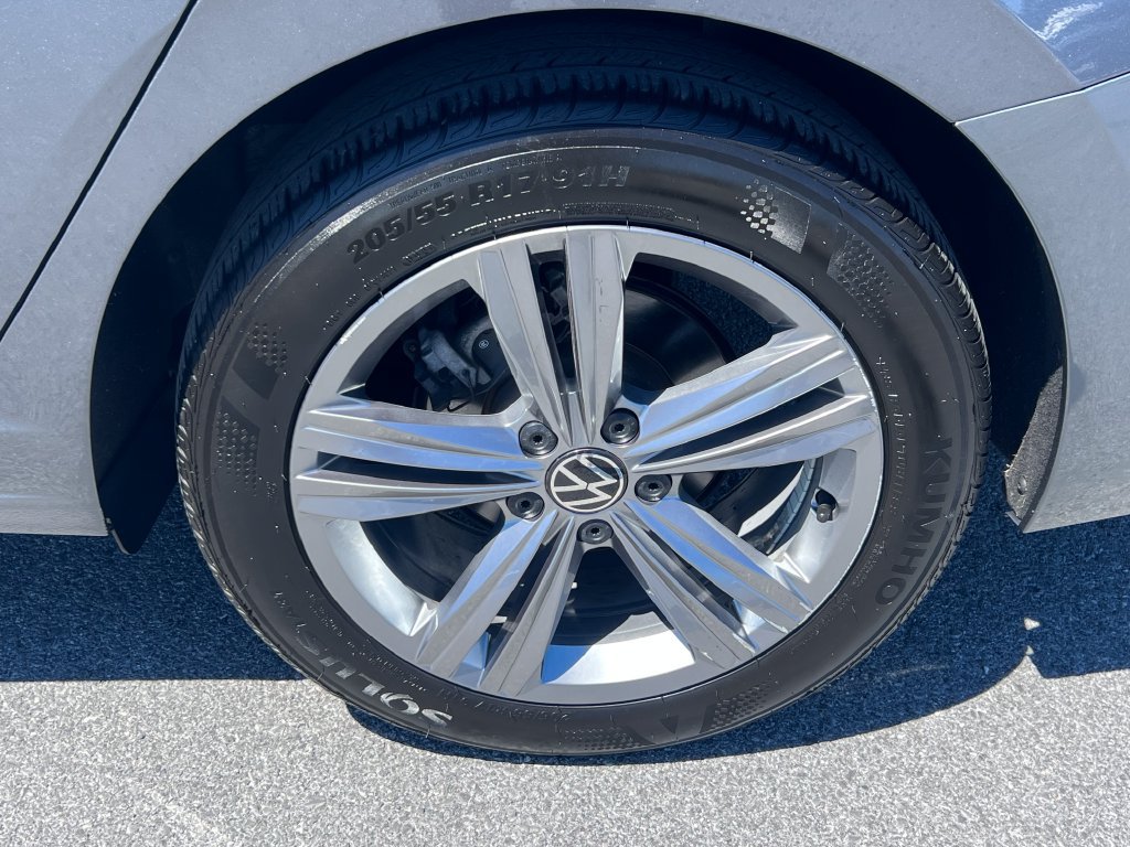 Used 2024 Volkswagen Jetta SE FWD image 13