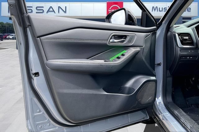 New 2026 Nissan Rogue Platinum w/ Tech Package AWD/4WD image 8