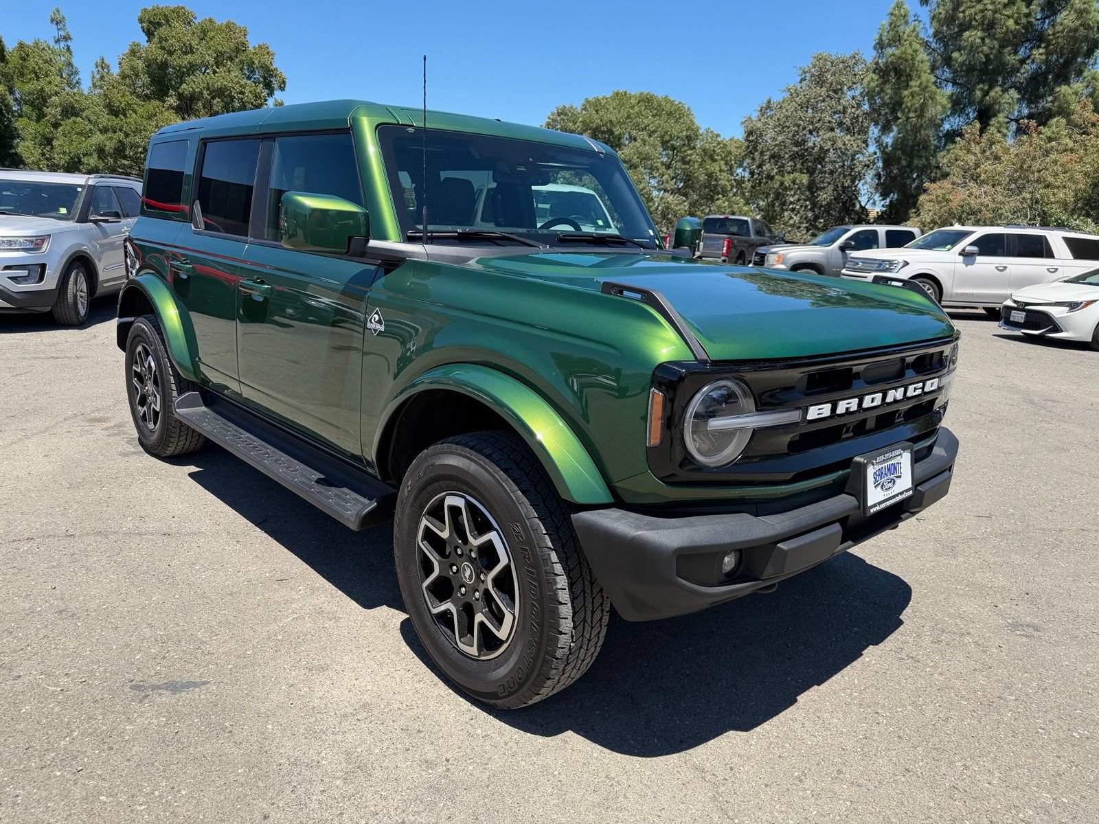 Certified 2025 Ford Bronco Outer Banks AWD/4WD image 7
