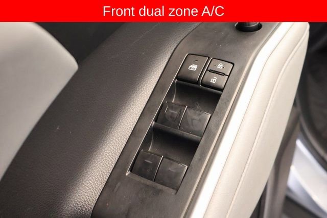 Used 2023 Toyota Highlander XLE image 12