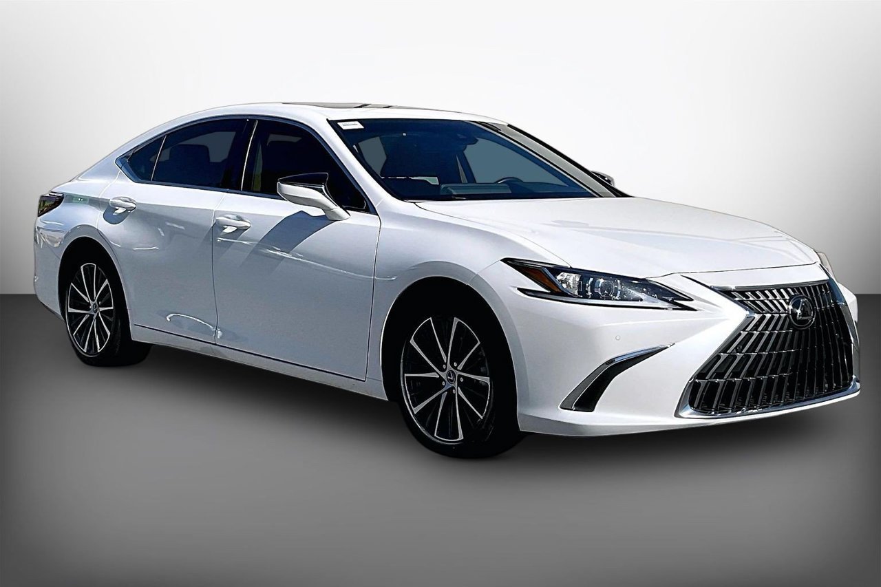 Used 2025 Lexus ES 300h w/ Premium Package FWD image 2