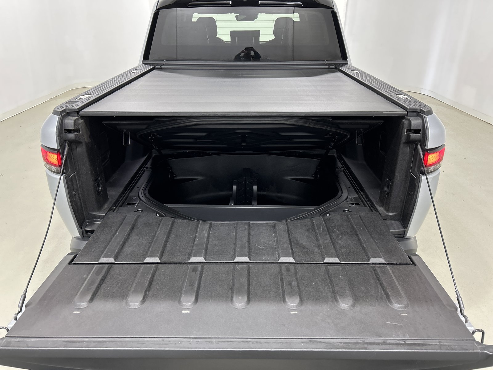 Used 2024 Rivian R1T Adventure AWD/4WD image 15