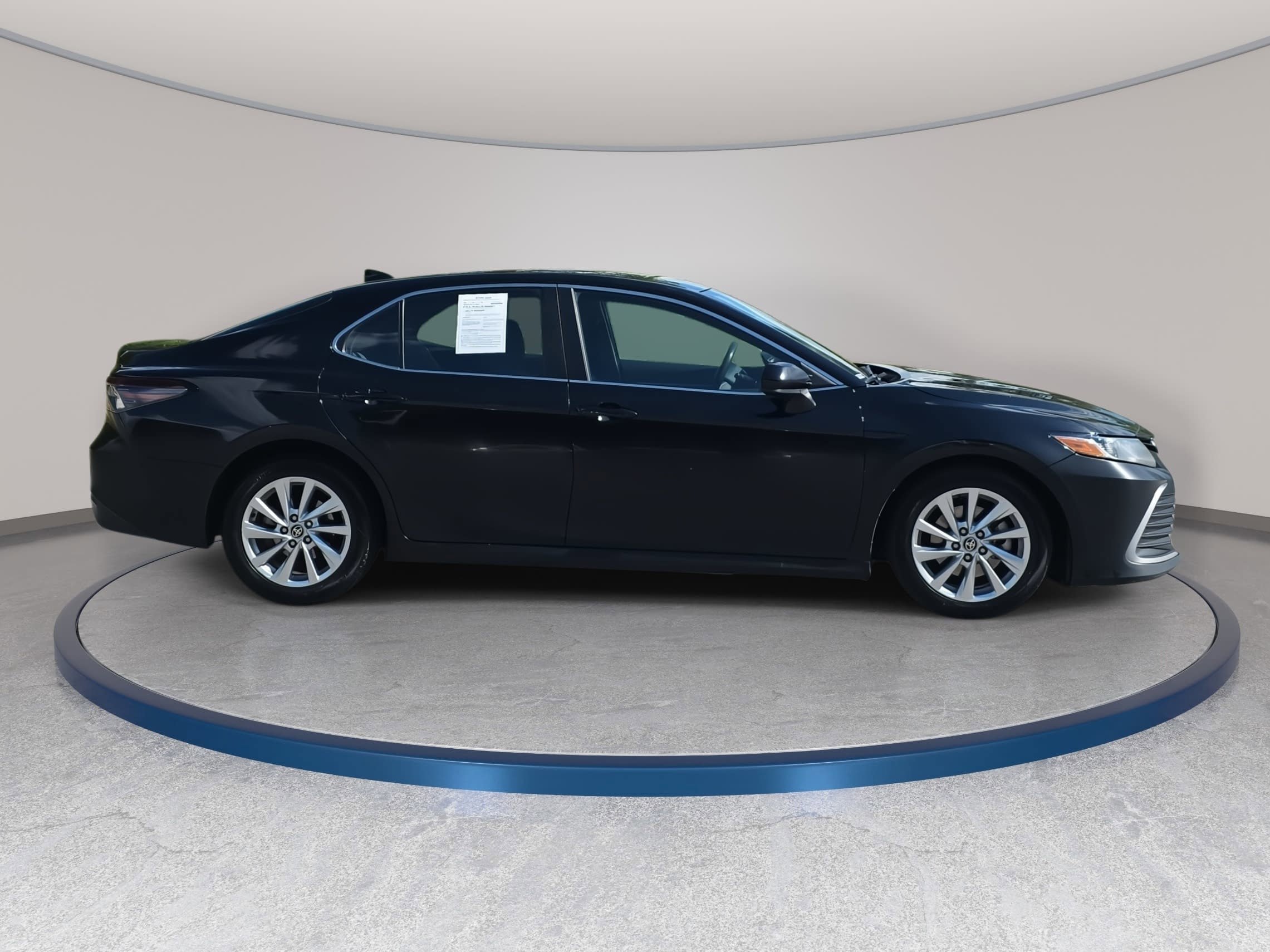 Used 2021 Toyota Camry LE FWD image 4