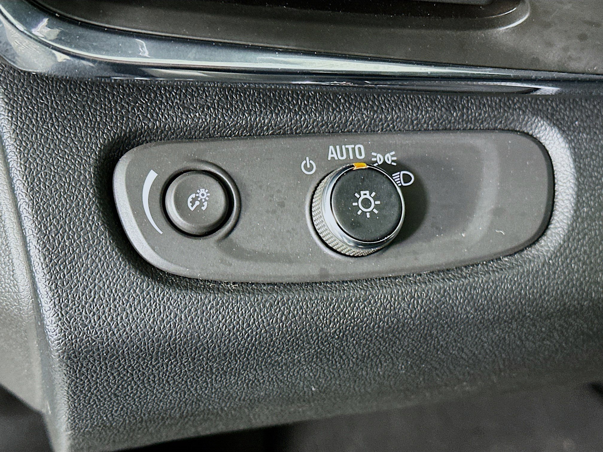 Used 2025 Buick Envista Preferred FWD image 17