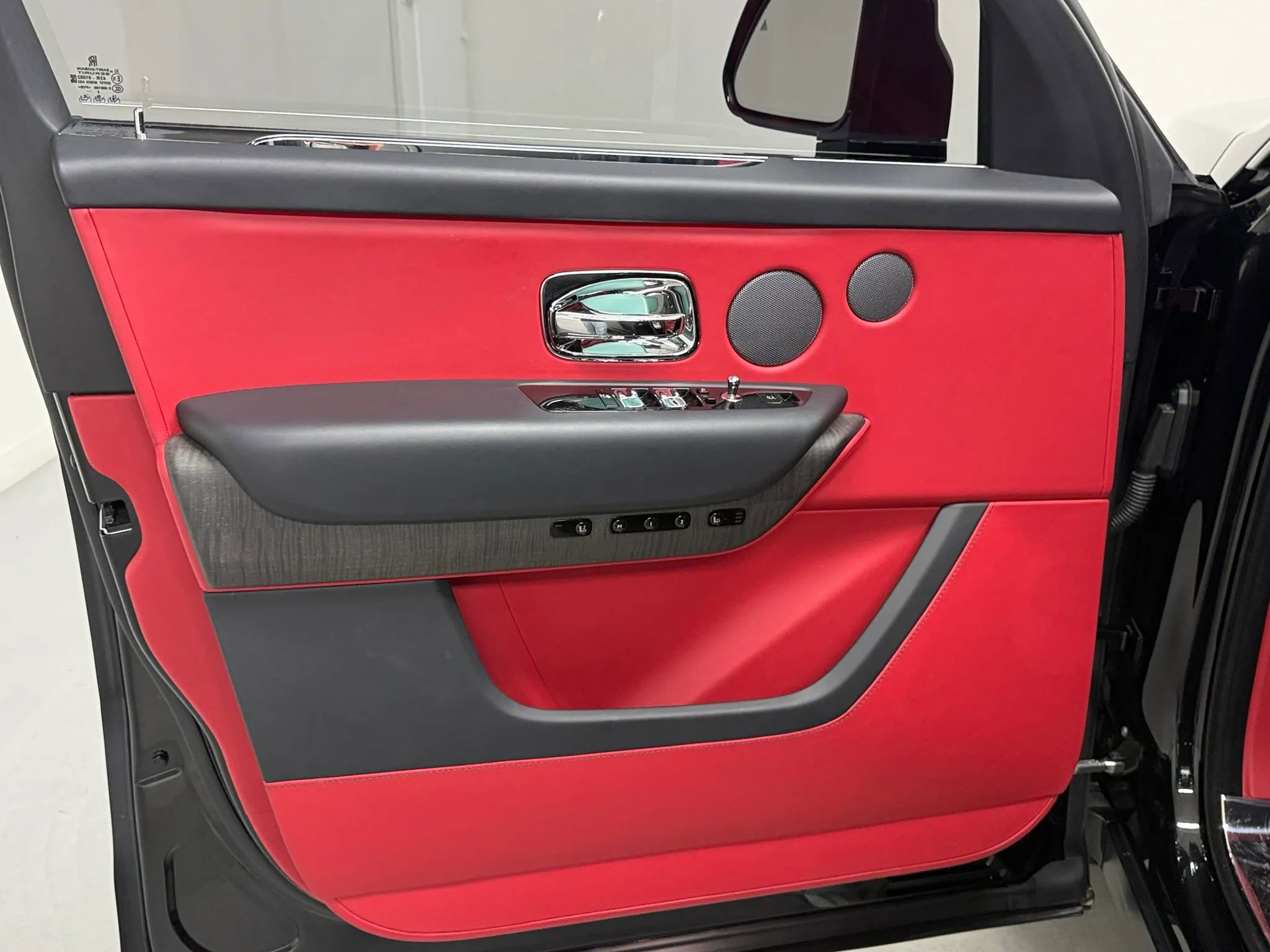 Used 2024 Rolls-Royce Cullinan image 15